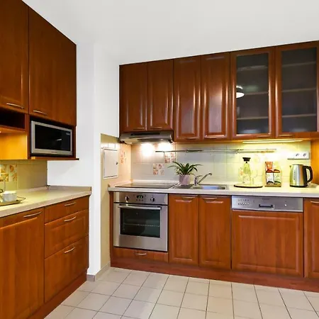 Lovely Studio Near Centre + Free Garage Parking * Prag